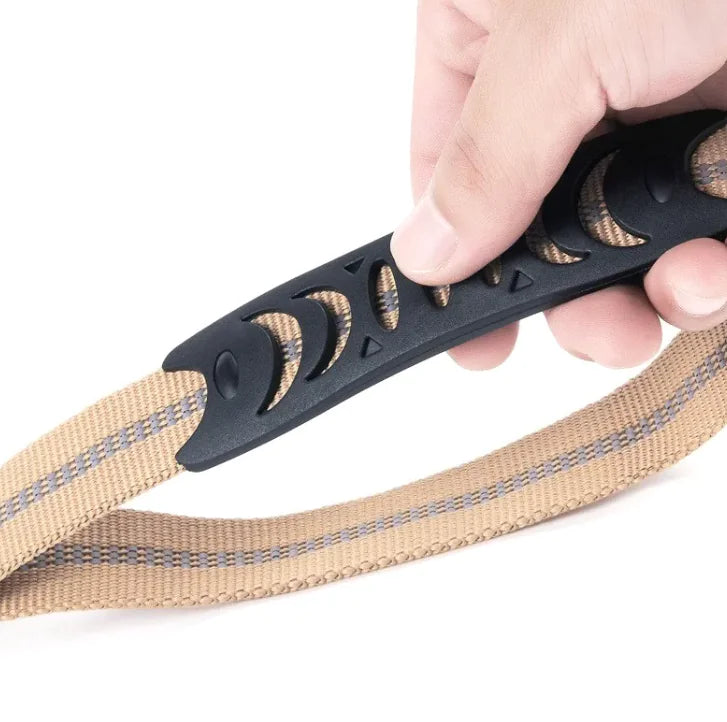 PawShield™ Car Seatbelt Lead - Heavy-Duty & Reflective – 135cm Adjustable!